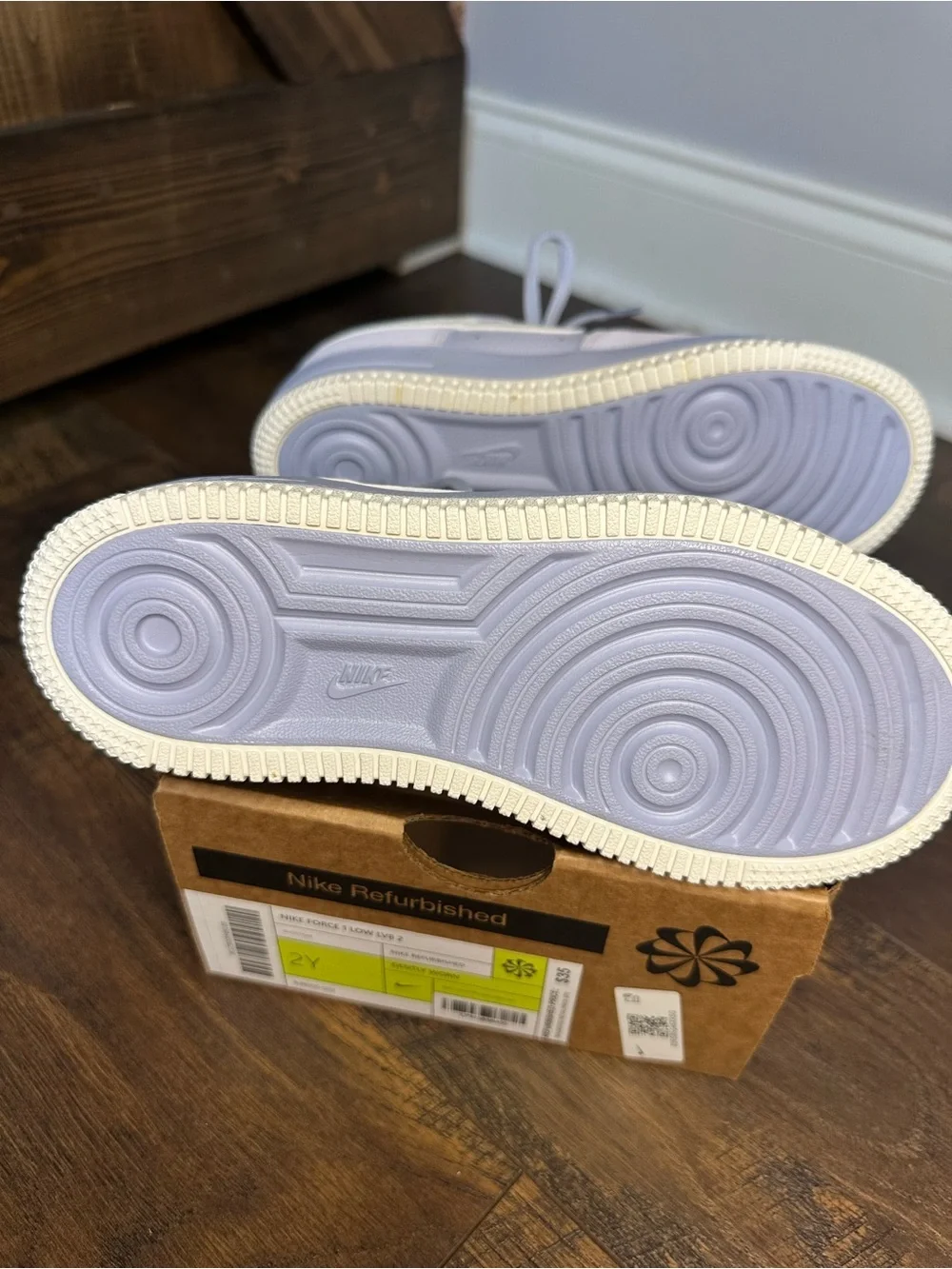 Nike Kids Low-Top Sneakers in Light Lavender with Cream Swoosh